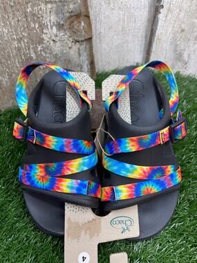 CHACO Chillos Sport Kids Tie Dye Youth 4